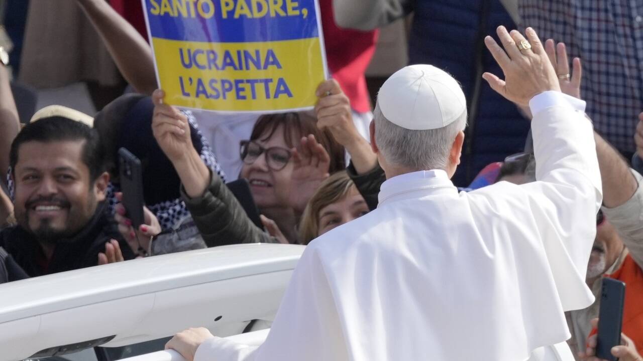 „Heiliger Vater, die Ukraine wartet auf Dich.“ Die Bitte um Hilfe beim Ringen um Frieden war bei der Amtseinführung des Papstes offensichtlich. 