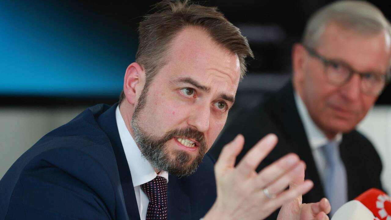 Vorstand Michael Baminger mit Aufsichtsratschef LH Wilfried Haslauer.  