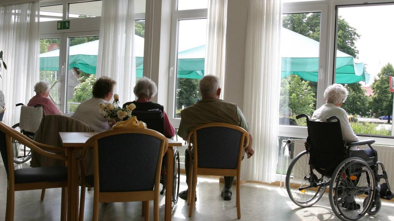 Ein Platz in einem Senioren- und Pflegeheim ist teuer.  