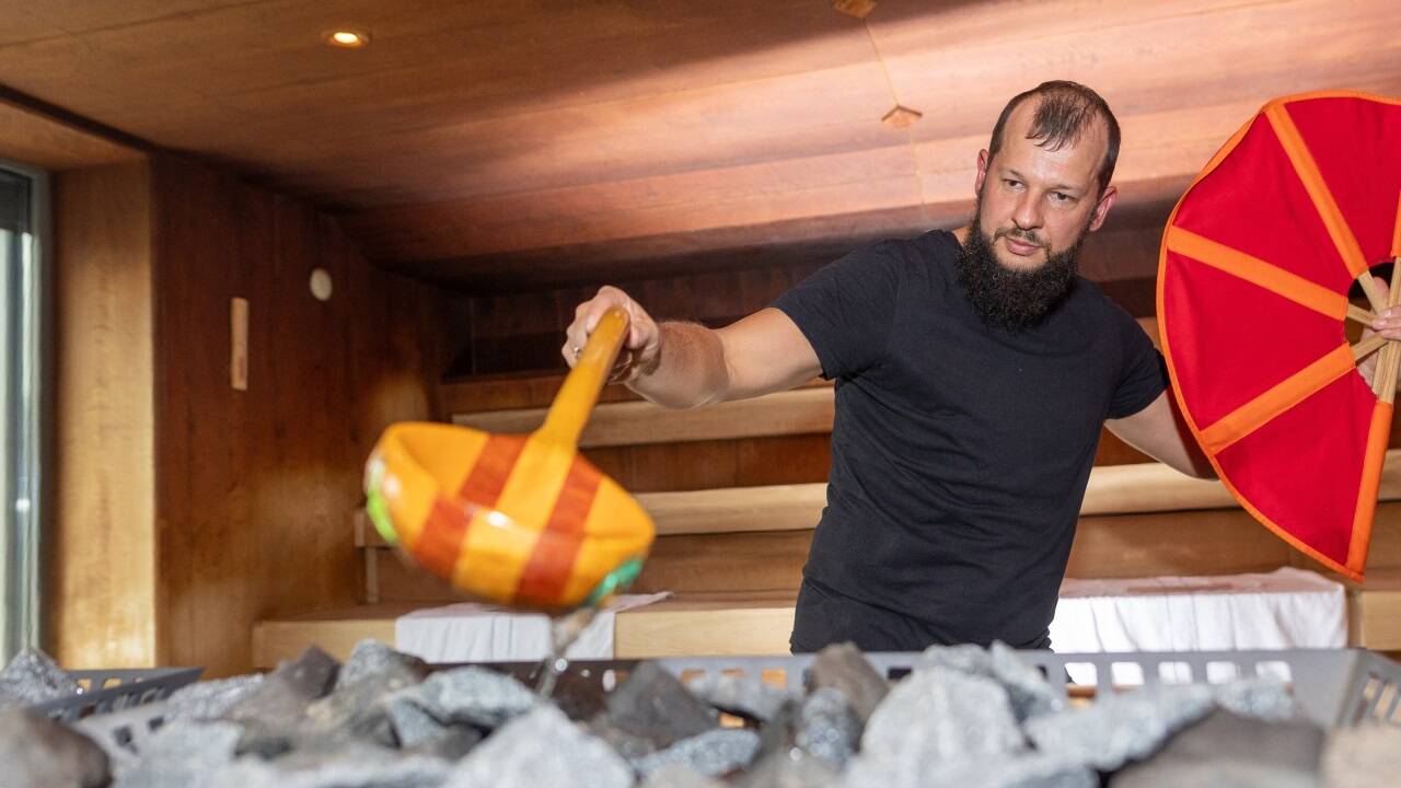 Norbert Brandner rittert als „Indiana Jones“ um den Titel bei den Aufguss-Masters. Norbert Brandner rittert als „Indiana Jones“ um den Titel bei den Aufguss-Masters.