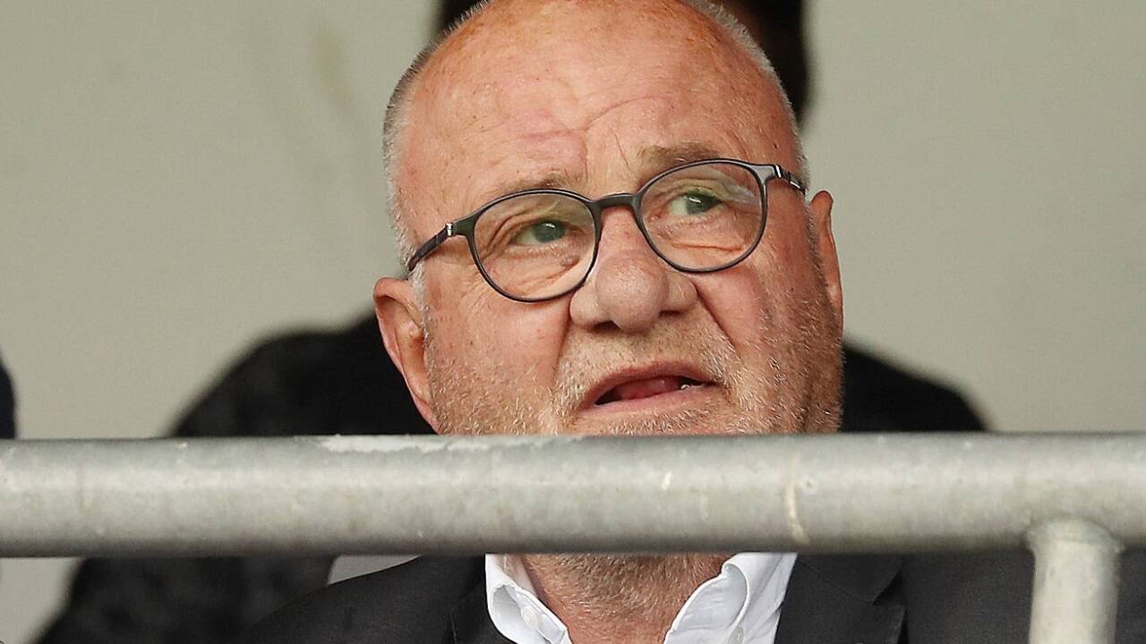 Präsident Claus Salzmann und seine Vorstandskollegen suchen einen Sportdirektor für Austria Salzburg. 