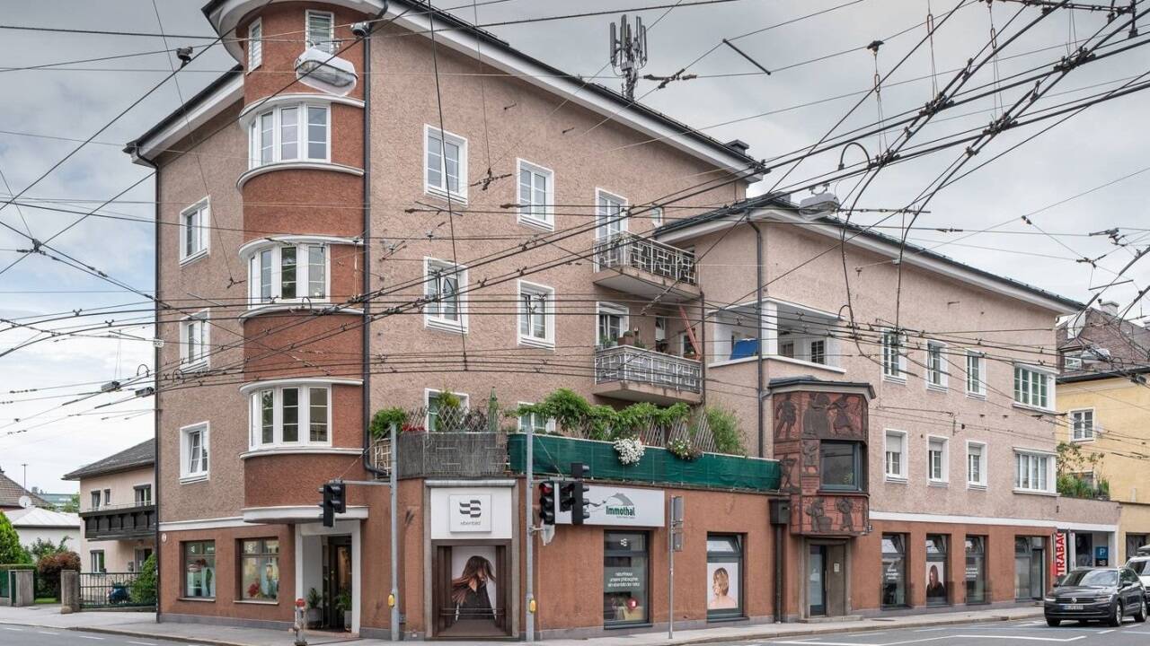 Wohn- und Geschäftshaus Bacher von Franz Spindler und Hermann Rehrl (1932) 