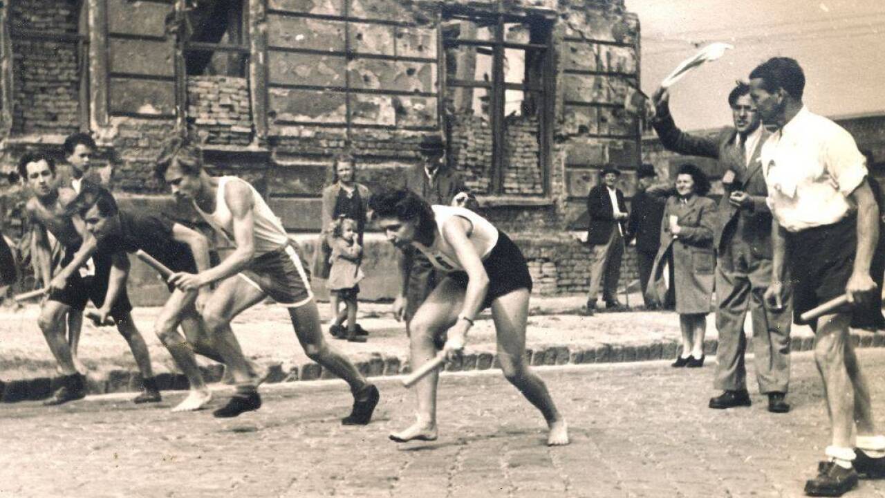Ein improvisierter Staffellauf im zerstörten Wien. 
