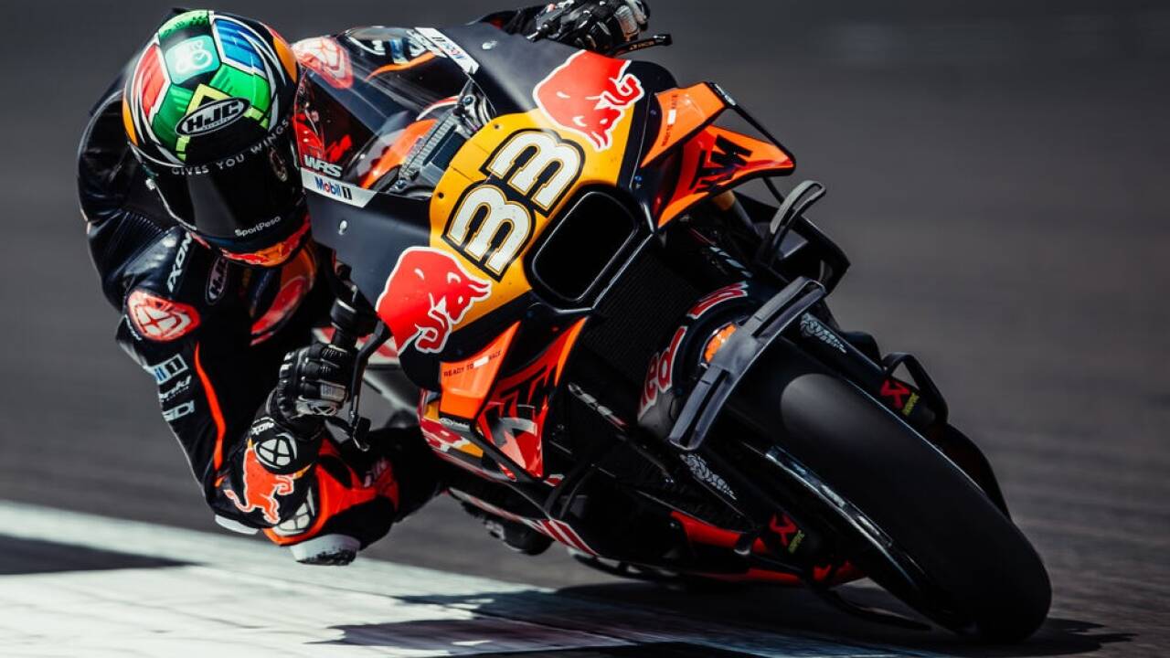 KTM-Pilot Brad Binder ist seit vielen Jahren für den österreichischen Hersteller in der MotoGP aktiv. KTM-Pilot Brad Binder ist seit vielen Jahren für den österreichischen Hersteller in der MotoGP aktiv.