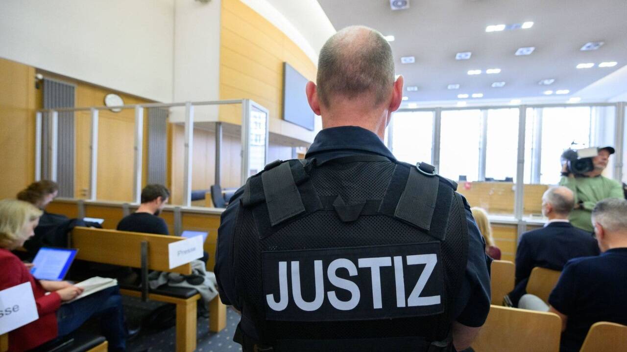 Die Wirtschaftsstrafkammer des Landgerichts Braunschweig verurteile zwei Angeklagte zu mehrjährigen Haftstrafen, zwei Ex-Mitarbeiter erhielten Bewährungsstrafen.  