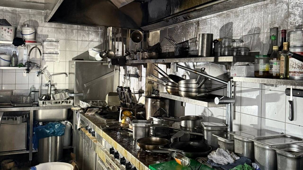 Bilder vom Küchenbrandeinsatz in Thalgau. 
