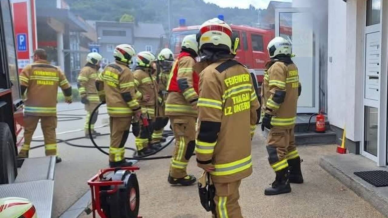 Bilder vom Küchenbrandeinsatz in Thalgau. 