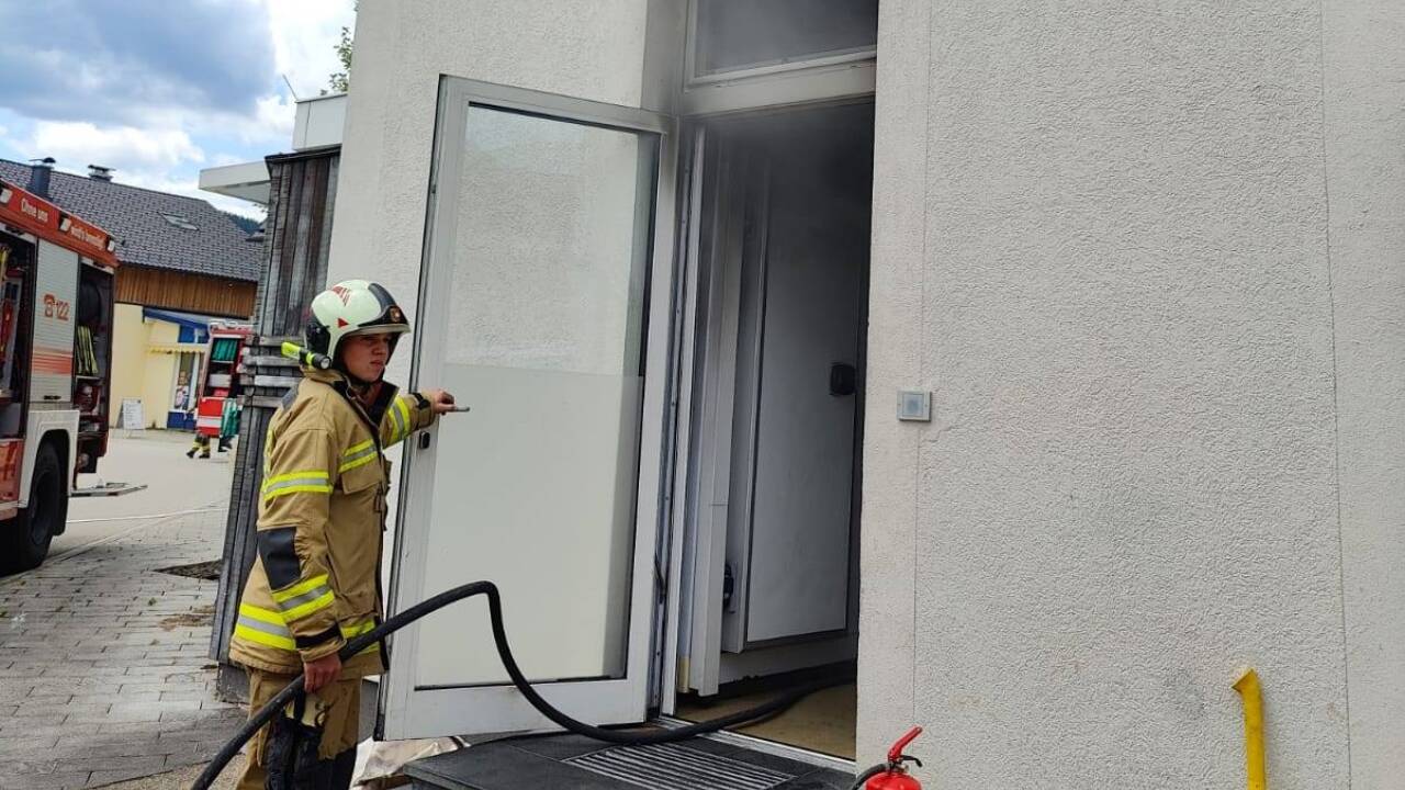 Bilder vom Küchenbrandeinsatz in Thalgau. 