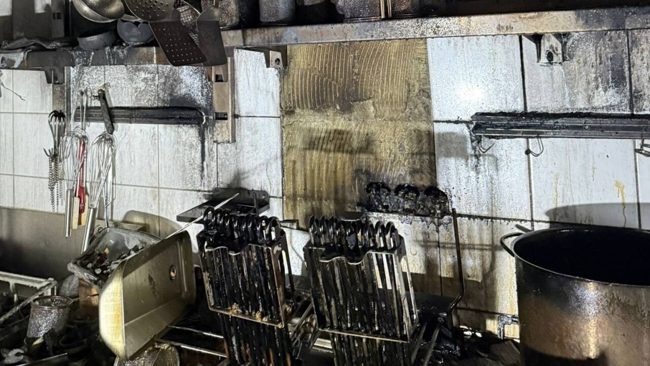 Bilder vom Küchenbrandeinsatz in Thalgau. 