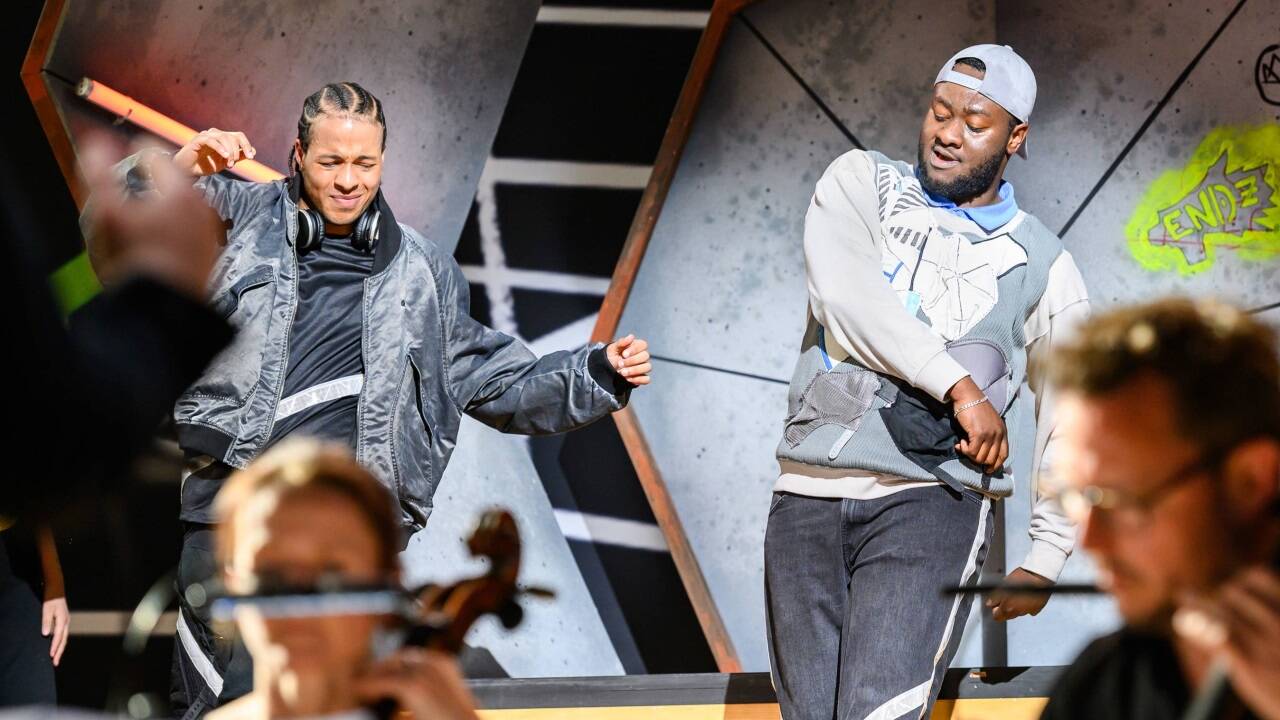 Luca Mbiene als Reece, Celio-Silvestre Tamele als Imani 