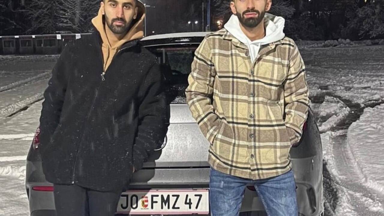 Die Brüder Firaz (links) und Zana (rechts) betreiben mit ihrem Bruder Mohamed den FMZ Laden in Bischofshofen 