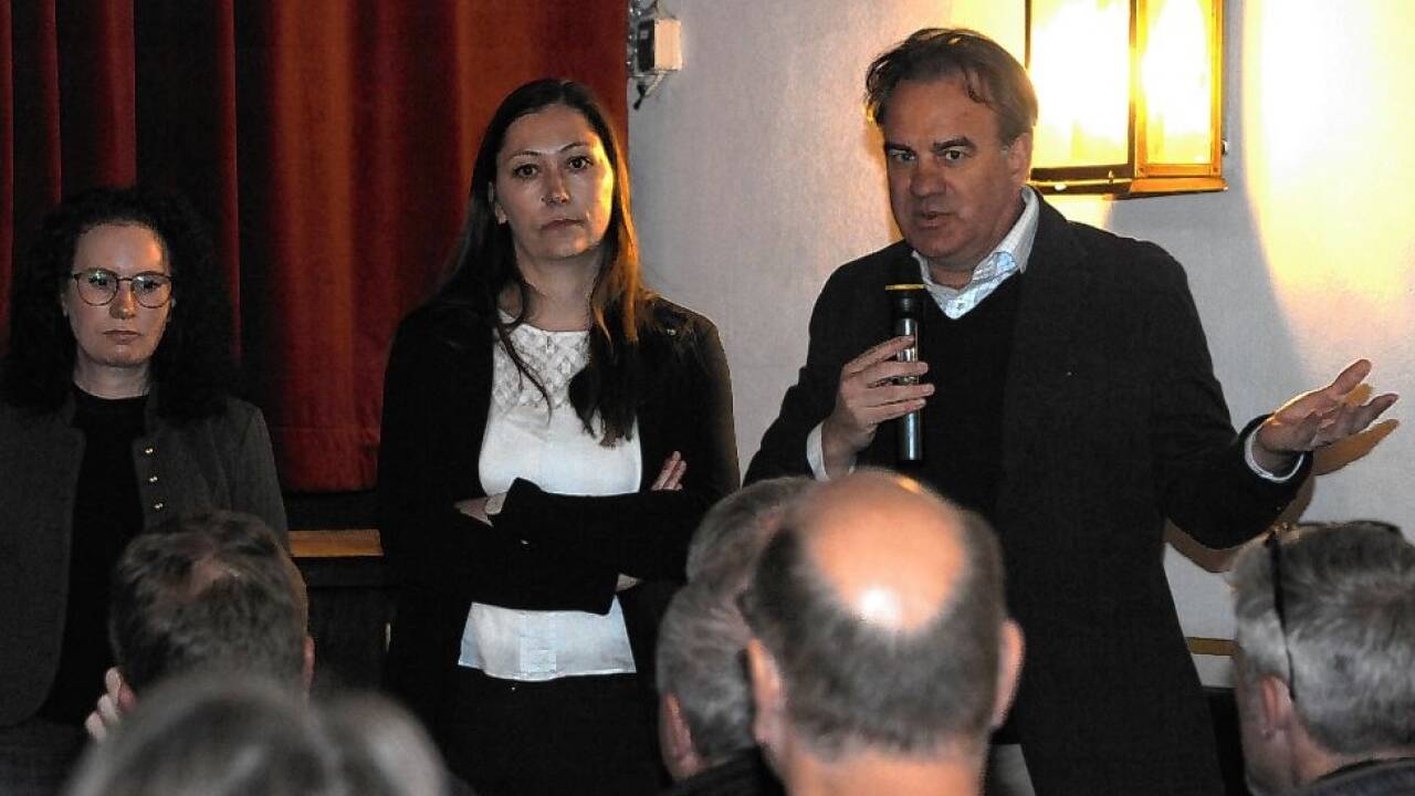 Tanja Fingerlos und Simone Kremser (Leerstandsmanagement Regionalverband Lungau) und Ortsplaner Robert Krasser (SIR). 
