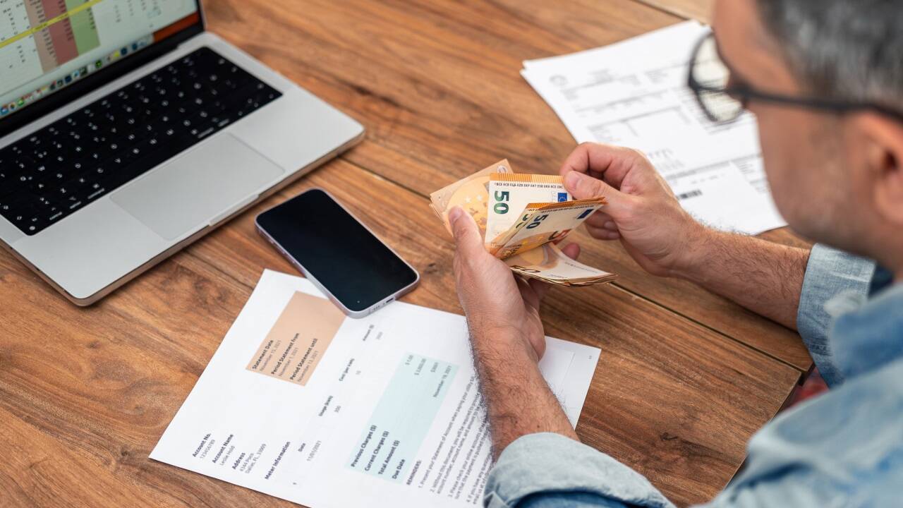 Das Volumen bei den klassischen Spareinlagen stiegt beim Raiffeisenverband Salzburg im Vorjahr um 325 Millionen Euro an, während das Kreditvolumen leicht zurückging. 