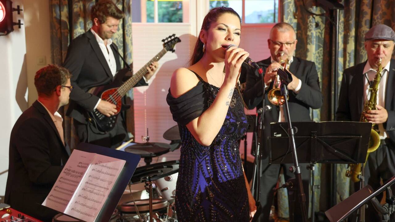Die Redblues mit Sara De Blue sorgten für die musikalischen Klänge im Rahmen der Wikarus-Gala.  