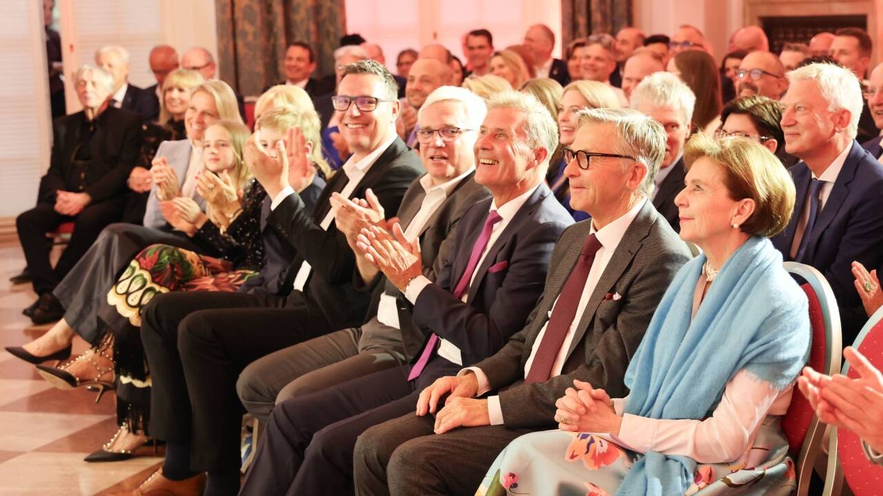 Klicken Sie sich durch die Bilder des Abends.  