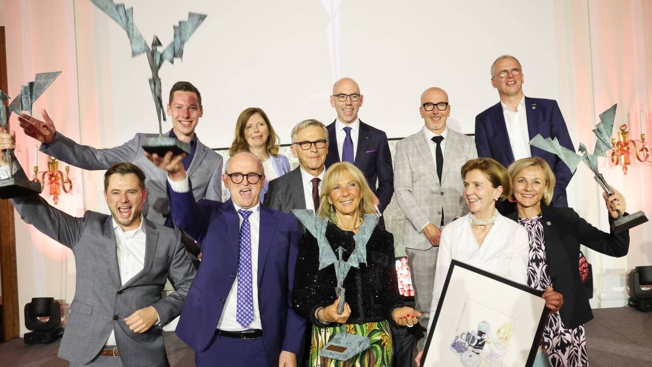 Die Wikarus-Gewinner und Laudatoren 2025. 