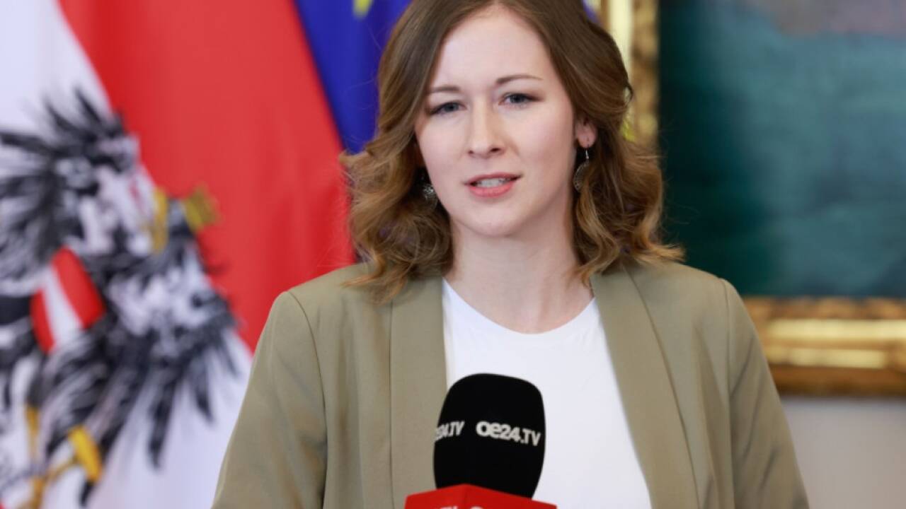 Europaministerin Plakolm hat noch Bedenken zu weiteren EU-Amtssprachen 