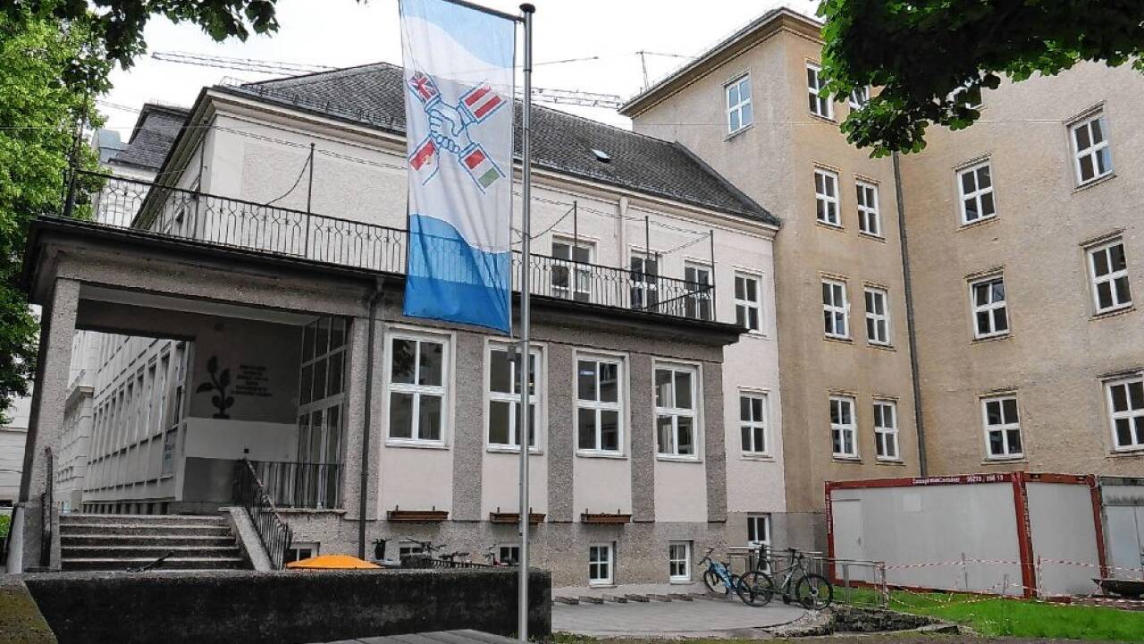 Die Mittelschule Nonntal in der Stadt Salzburg.  