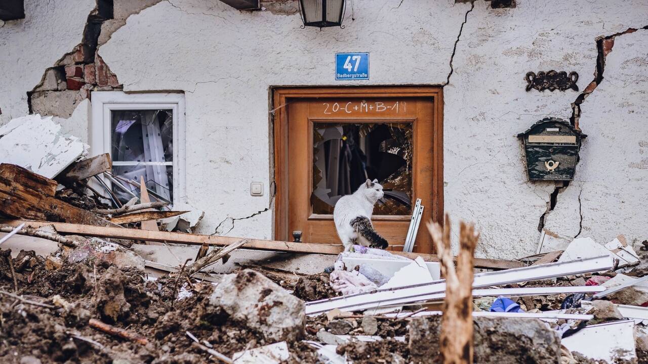 November 2019: Häuser in Bad Gastein, die eine Mure zusammengeschoben und zerstört hat. 