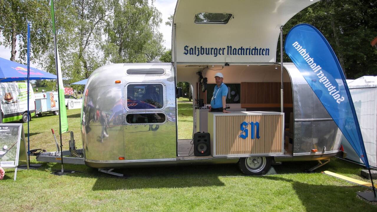 Das mobile Studio der SN, der Airstream, ist immer ein Hingucker und Treffpunkt für viele Golffans und Prominente.  