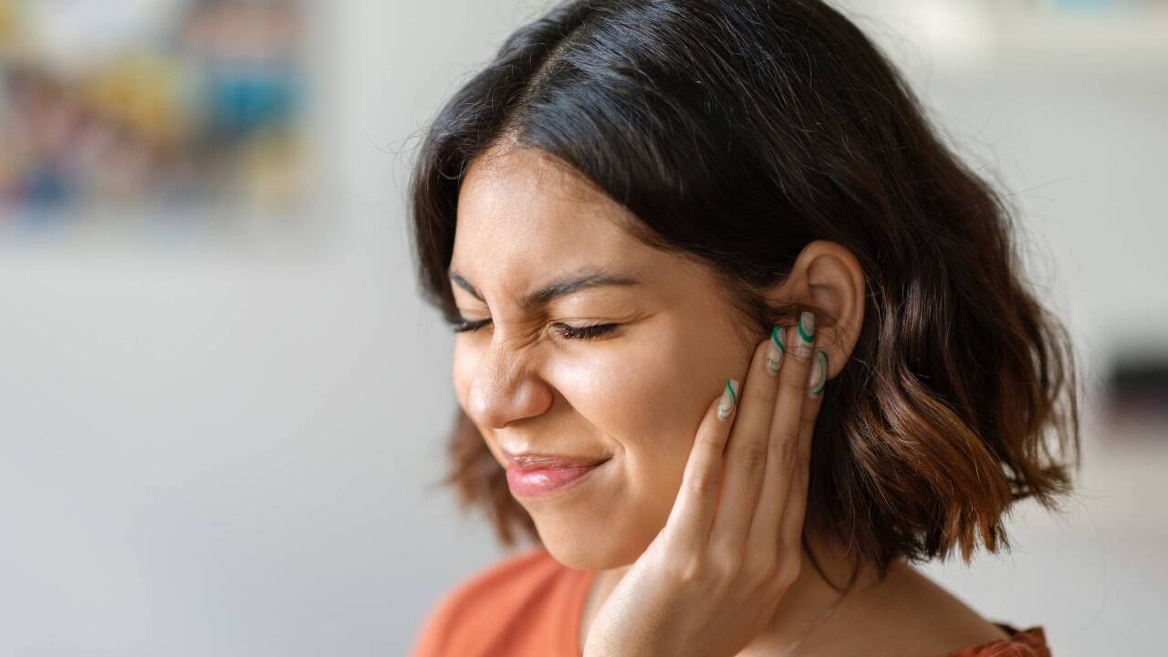 Acht bis zwölf Prozent der Österreicherinnen und Österreicher haben einen Tinnitus. Die Ursachen dafür können sehr unterschiedlich sein. 