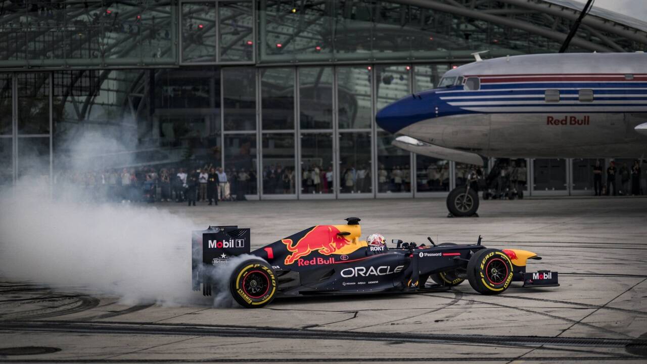 Max Verstappen begeisterte die Gäste bei der Wiedereröffnung des Hangar-7.  