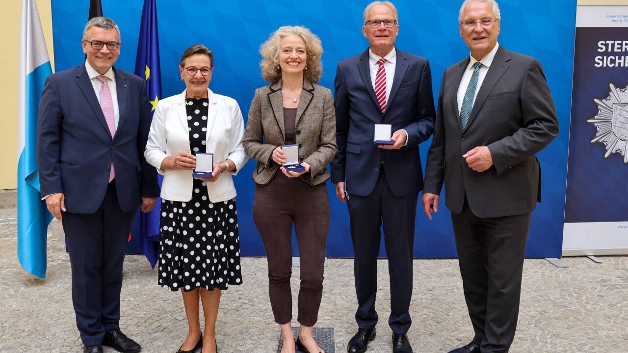 Ausgezeichnet: Eva-Maria Kern (Mitte). 