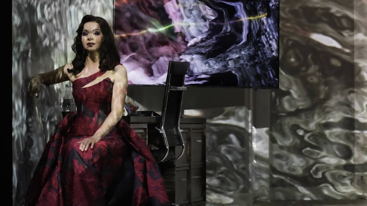 Nadezhda Karyazina als Minerva 