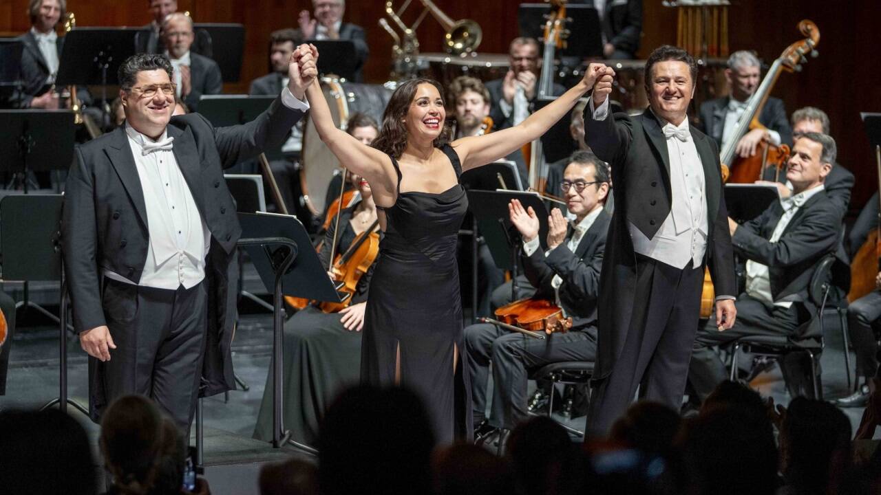 Luca Salsi als Vater Germont, Nadine Sierra als Violetta Valéry und Piotr Beczała als Alfredo Luca Salsi als Vater Germont, Nadine Sierra als Violetta Valéry und Piotr Beczała als Alfredo