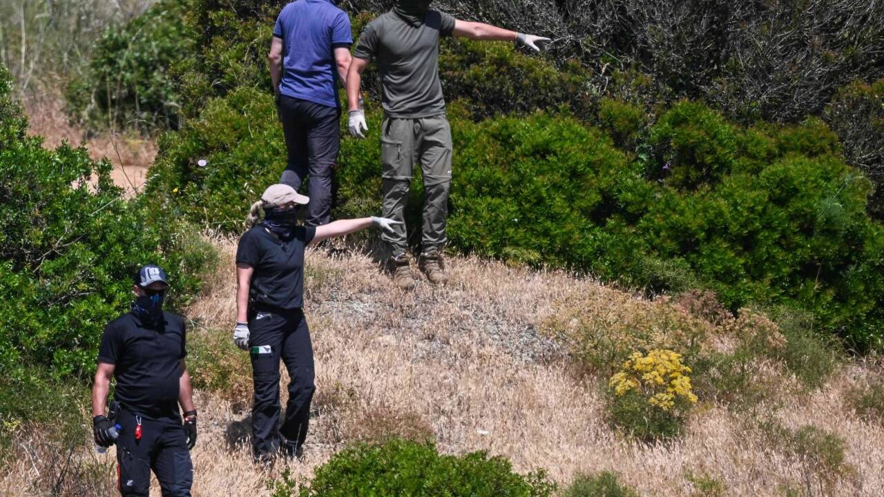 Nach der Suchaktion im Fall der seit mehr als 18 Jahren verschwundenen Madeleine McCann in Portugal bleiben Ergebnisse weiter offen. Nach der Suchaktion im Fall der seit mehr als 18 Jahren verschwundenen Madeleine McCann in Portugal bleiben Ergebnisse weiter offen.