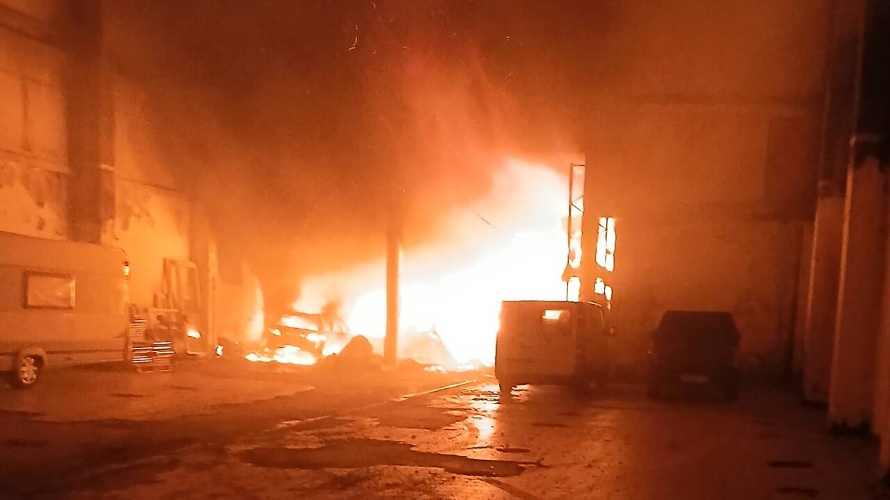 Brand in Lagerhalle in Kaltenhausen. 