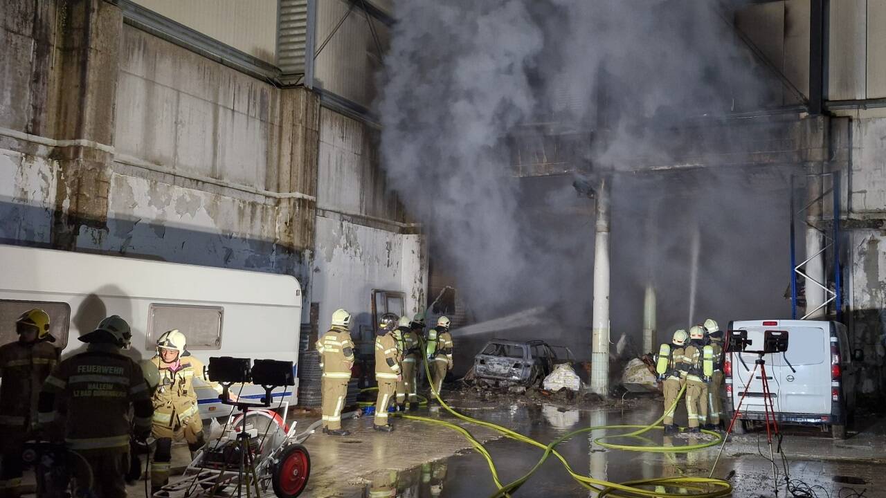 Brand in Lagerhalle in Kaltenhausen. 