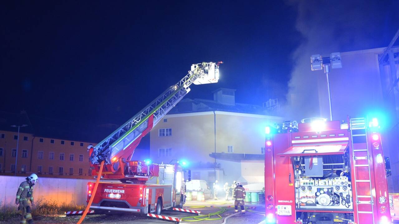 Brand in Lagerhalle in Kaltenhausen. 