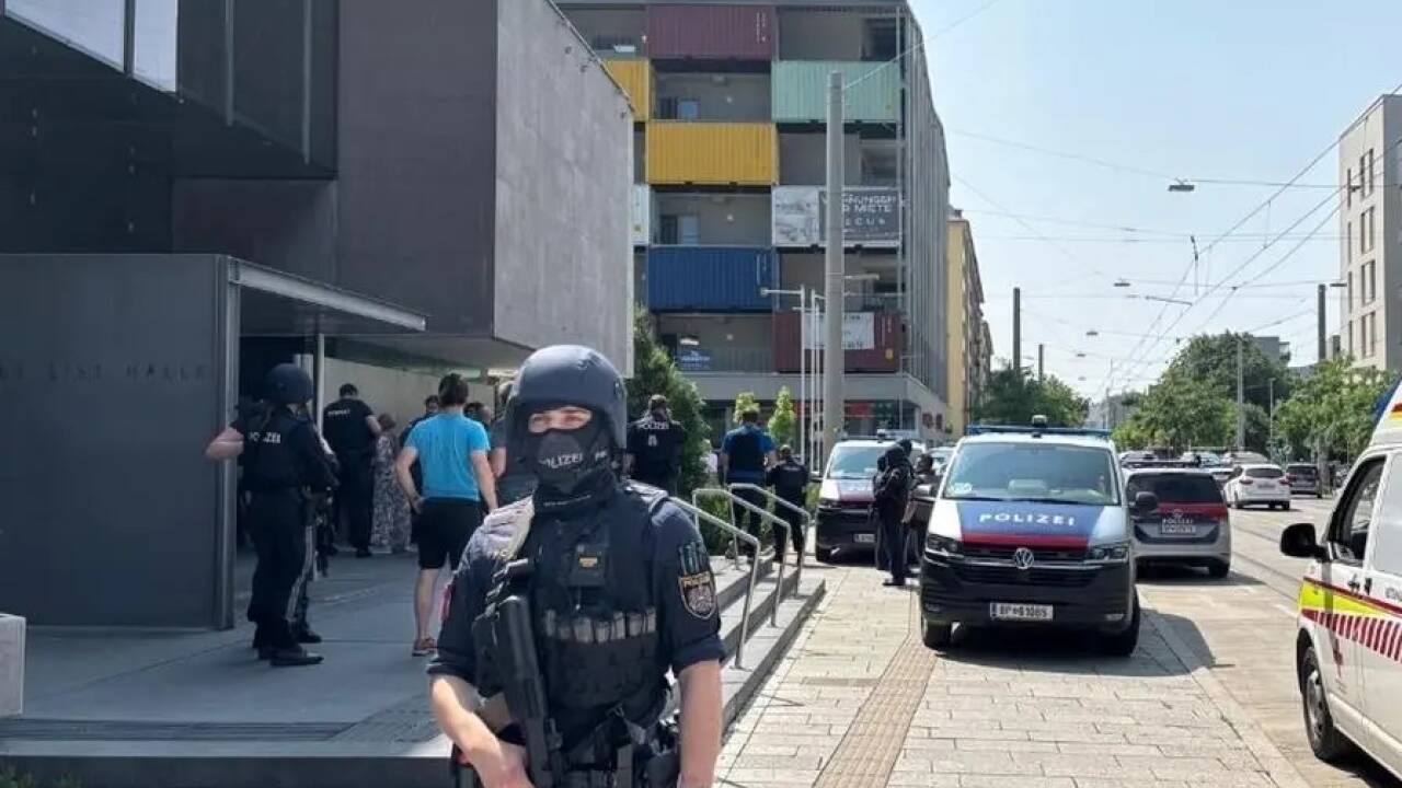Die Polizei war unmittelbar nach dem Notruf aus dem Gymnasium in Graz vor Ort. 