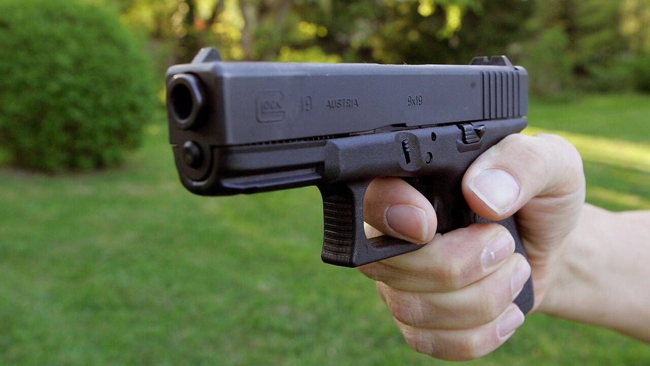 In Österreich ist es relativ leicht, legal an eine tödliche Schusswaffe zu gelangen.  