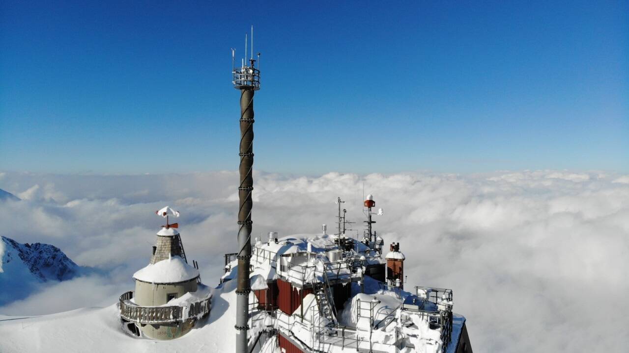 Minus 20 Grad Celsius können Elke Ludewig nichts anhaben. Ihre Faszination für Wetter, Wolken und Luft begleitet sie schon seit der Kindheit.  