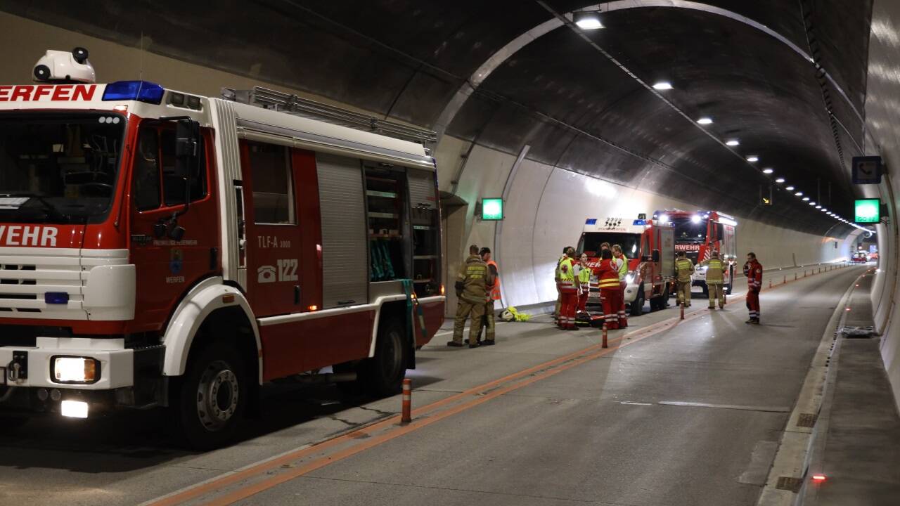 Bilder von der Großübung im Hieflertunnel. 