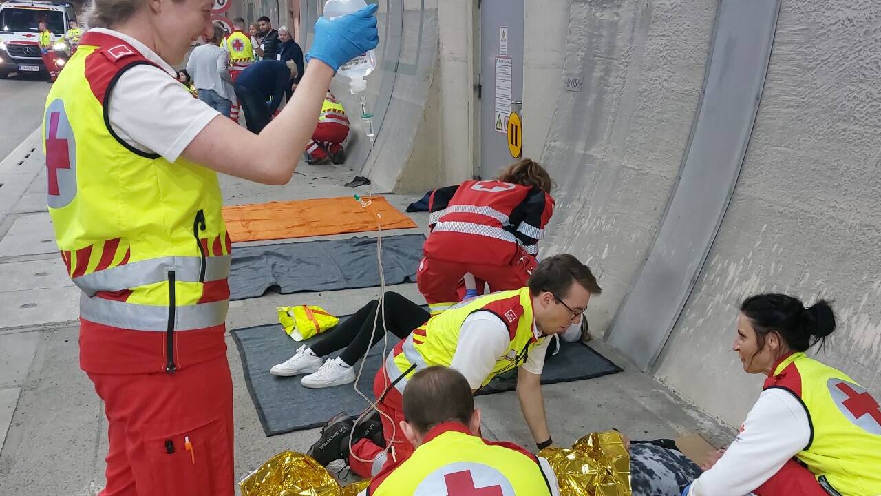 Bilder von der Großübung im Hieflertunnel. 