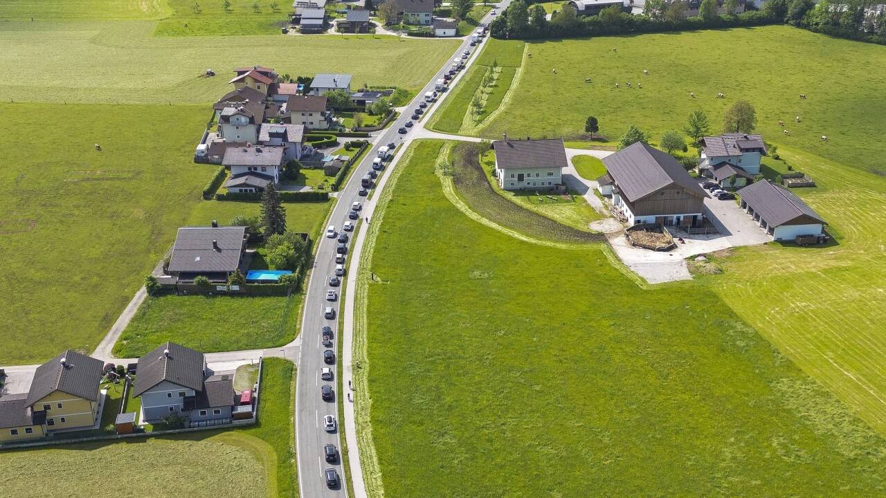 Ausweichverkehr von Kuchl Richtung Golling. 