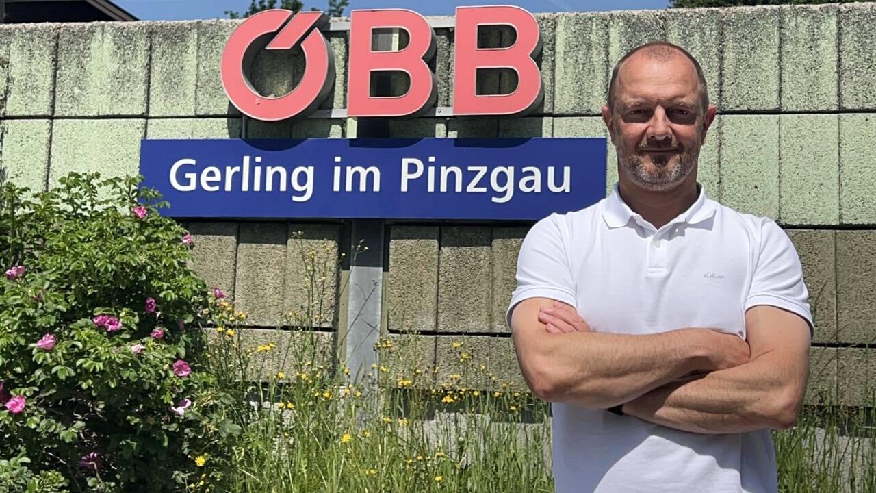 Saalfeldens Vizebürgermeister Thomas Haslinger bei der Haltestelle Gerling, deren Tage gezählt sind. 