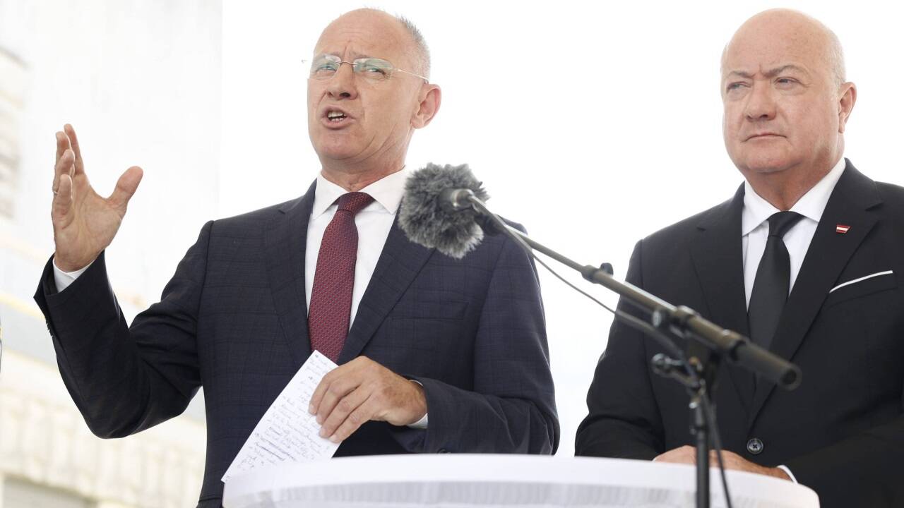 Innenminister Karner, Kanzler Stocker. 