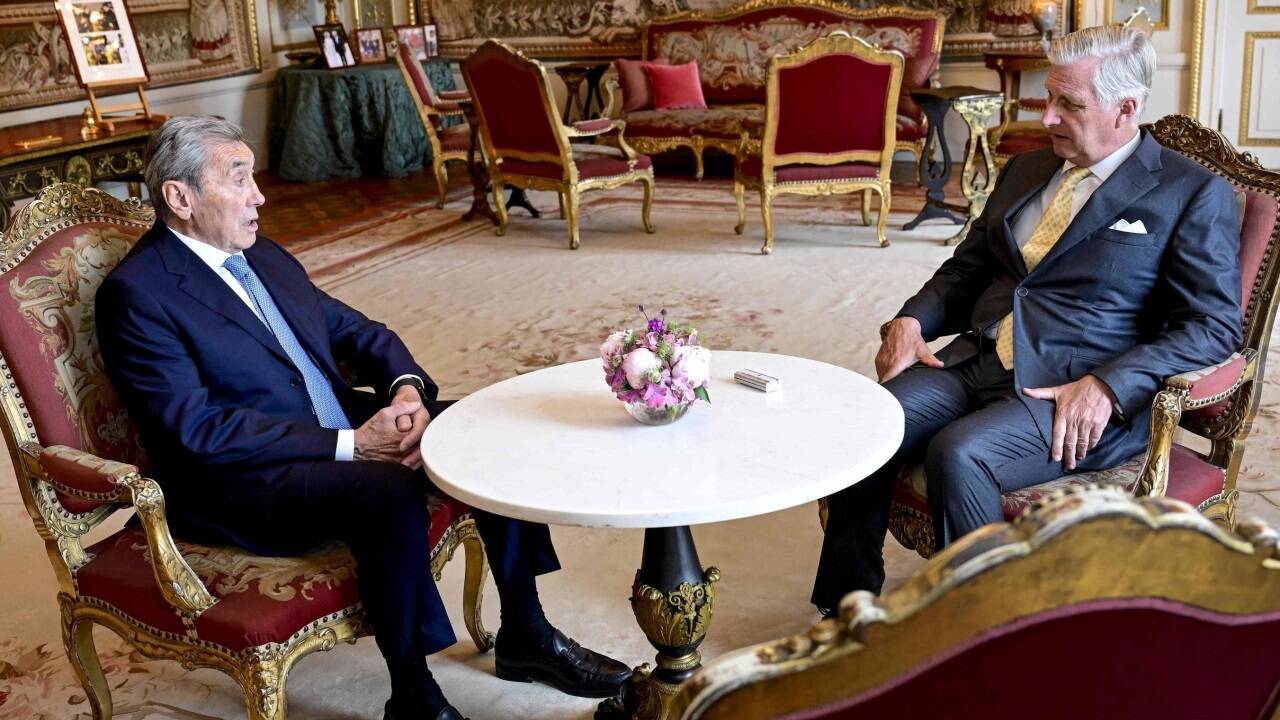 Der „Kannibale“ und der König: Eddy Merckx war am Donnerstag zu Gast bei Philippe an dessen Wohnsitz im Schloss Laeken. 