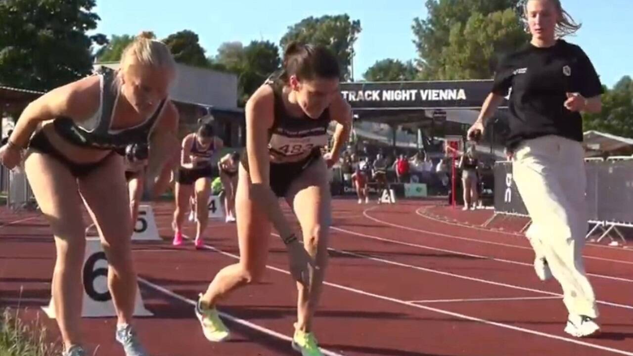 Verwirrung durch eine Kampfrichterin im letzten Moment vor dem Start: Beim Lauf von Katharina Stöger (Mitte) lief einiges falsch.  