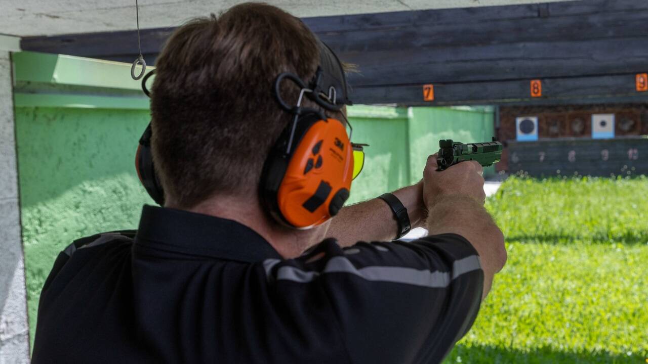 Blick aus dem Pistolenstand des Privilegierten Landeshauptschießstands in Salzburg.  Blick aus dem Pistolenstand des Privilegierten Landeshauptschießstands in Salzburg.