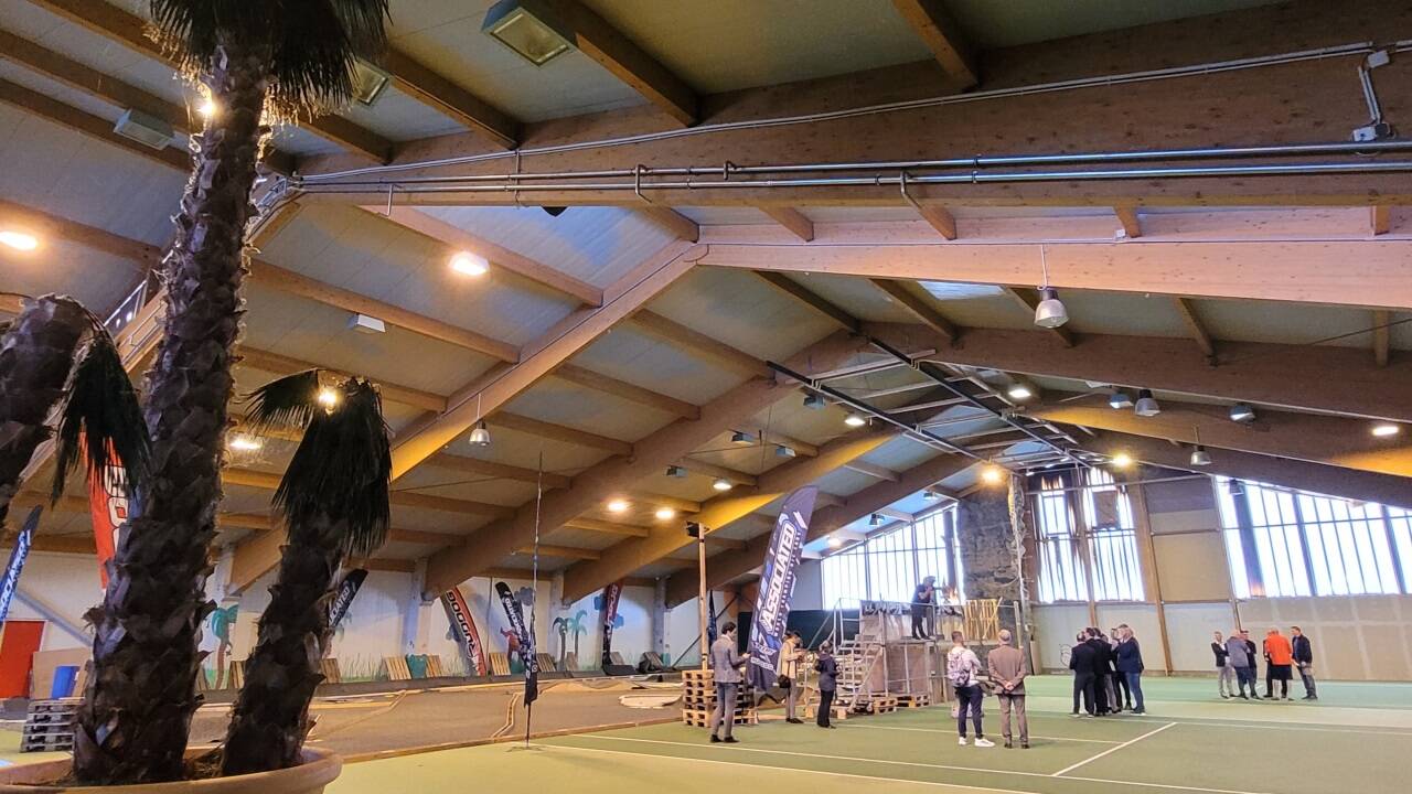 Die Tennishalle in Köstendorf wird saniert. 