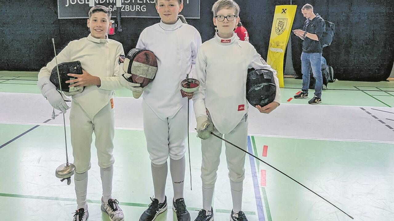 Das Salzburger U14-Degen-Team (v. l.): Arno Warzycha (St. Johann) sowie die beiden Halleiner Alexander Guttmann und Dominik Pfingstl. Das Salzburger U14-Degen-Team (v. l.): Arno Warzycha (St. Johann) sowie die beiden Halleiner Alexander Guttmann und Dominik Pfingstl.