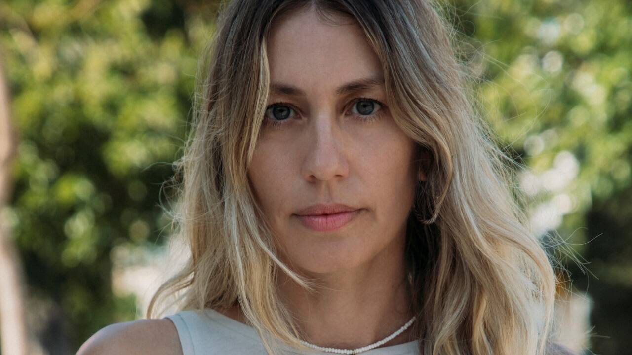 Katharina Höftmann, geboren in Rostock, lebt seit dem Jahr 2010 in Israel.  
