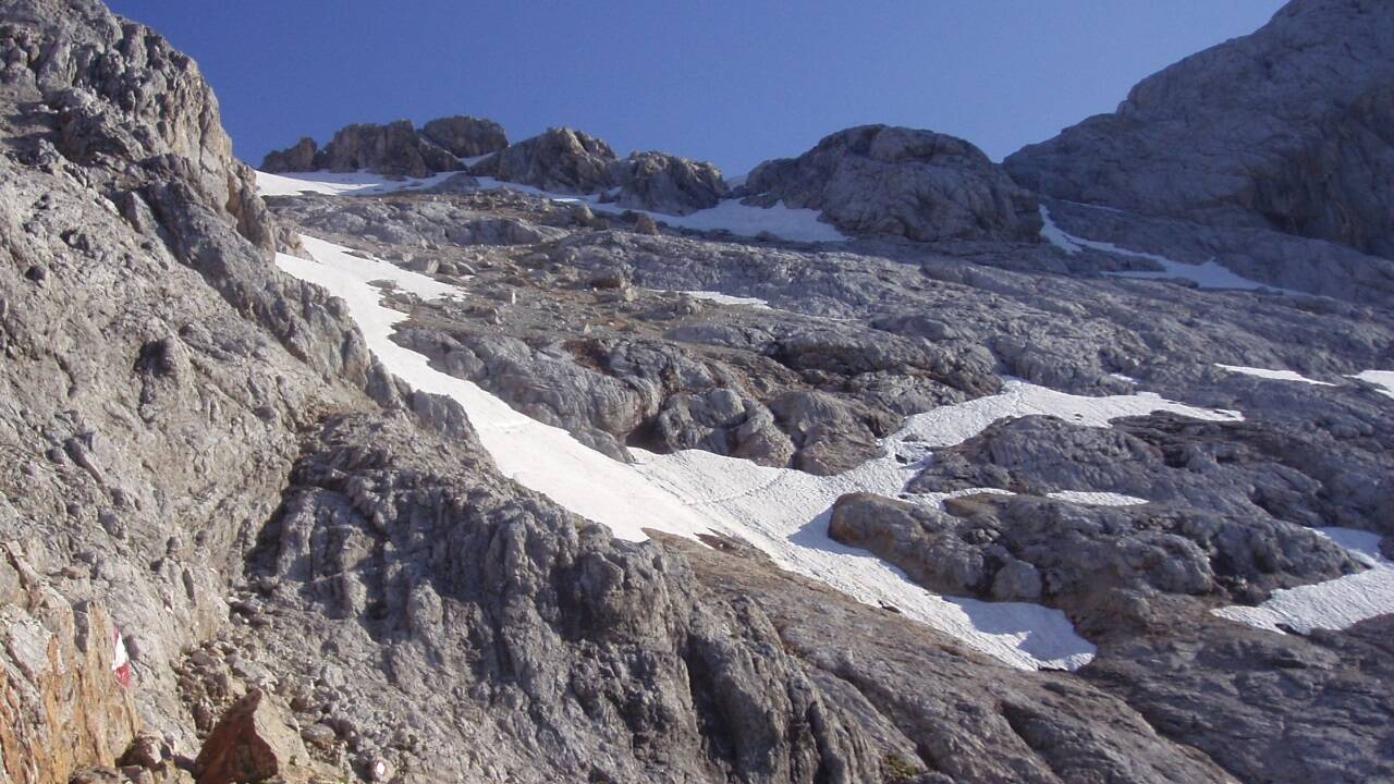 Ein Abschnitt des Birgkarsteigs. Die Steilheit sieht man auf dem Bild nicht. 