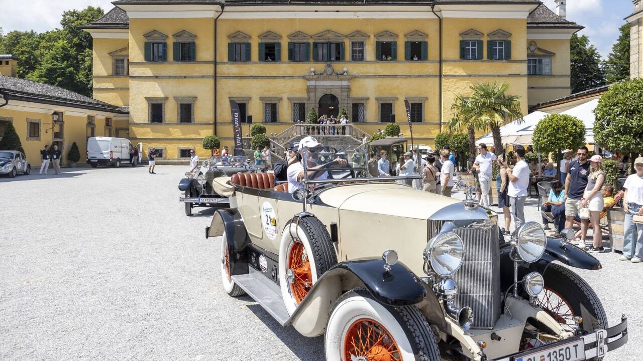 Fans historischer Fahrzeuge hatten in Hellbrunn viel zu sehen. 