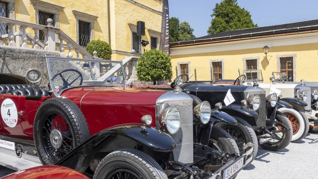 Fans historischer Fahrzeuge hatten in Hellbrunn viel zu sehen. 